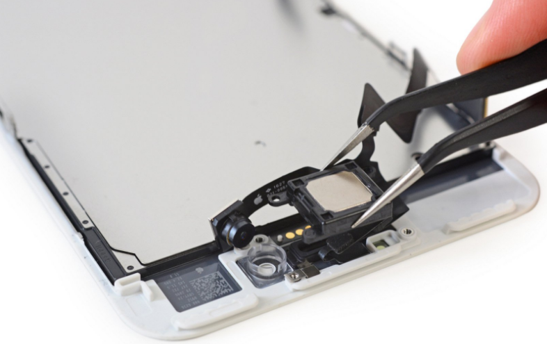 iPhone 7 Plus最全拆解！43张图告诉你谁抢走了耳机孔