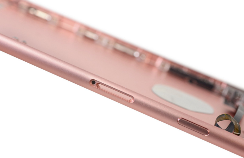 iPhone 7 Plus最全拆解！43张图告诉你谁抢走了耳机孔
