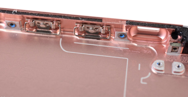 iPhone 7 Plus最全拆解！43张图告诉你谁抢走了耳机孔