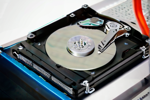 快速解答相关的如果 TOSHIBA MQ04UBF100 出现无法识别或异响，请立即停