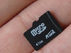 技王数据恢复工程师检测，卡的电路短路将卡烧坏。由于卡太小，极大的增加了恢复的难度，本公司曾经研发过TF卡恢复技术，并有相关成功案例。但客