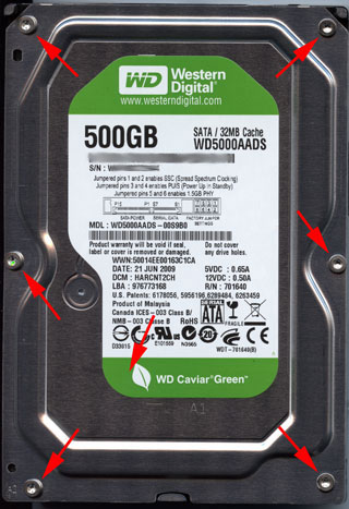 经技王数据恢复工程师检测，磁头老化导致变形，无法定位反复敲击盘壁。在技王数据恢复洁净间内进行开盘处理，更换匹配磁头后使用专业设备进行