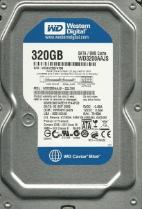 技王数据恢复工程师检测，硬盘其实已经摔坏报废，磁头已经无法使用了，需要开盘才能将数据恢复。但是开盘后硬盘将无法保修。经客户同意后，华