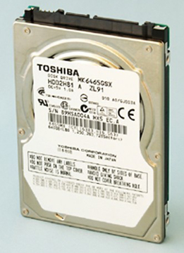 戴工来到了技王数据恢复中心，要求我们的工程师对他的硬盘进行全面检测，当我们的工程师插上电源后，硬盘无任何的声响，但是电路板发出热量，