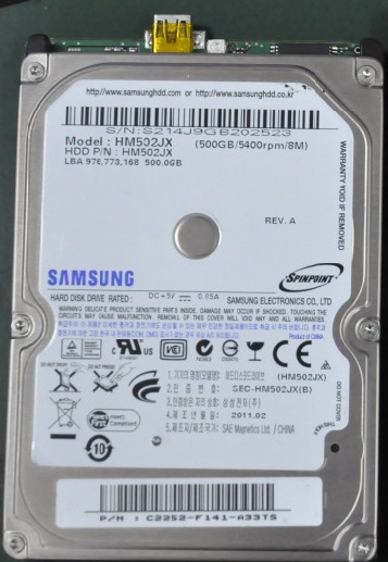 三星移动硬盘的配件市场比较少，调配件用时一天，开盘更换磁头后顺利认盘，盘片缺陷比较严重，工程师决定用数据定位镜像的办法恢复数据，这样