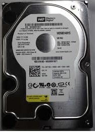 经工程师检测磁头损坏了，于是开盘工程师先将硬盘拿到净化室更换匹配磁头，并对盘片进行清洁；然后再用专业PC3000-UDMA设备对硬盘进行镜像，并对镜