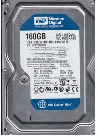 经技王数据恢复工程师检测磁头损坏，开盘工程师首先在百级无尘净化室进行开盘，发现该硬盘磁头损坏且盘片上确实有部分划伤。工程师首先使用专