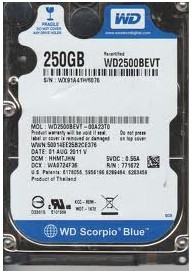 首先确定硬盘磁头损坏了,开盘更换磁头后检测发现硬盘固件区在摔的时候受到了损伤，固件区有坏道；我们又找来一块同型号的盘,通过热交换的方式读