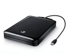 初步通电测试移动硬盘电机不会转动，有转微的咔咔声，在无尘工作室打开硬盘盘体检测确认该硬盘故障是由于硬盘在工作时受到外力挤压后电机停转